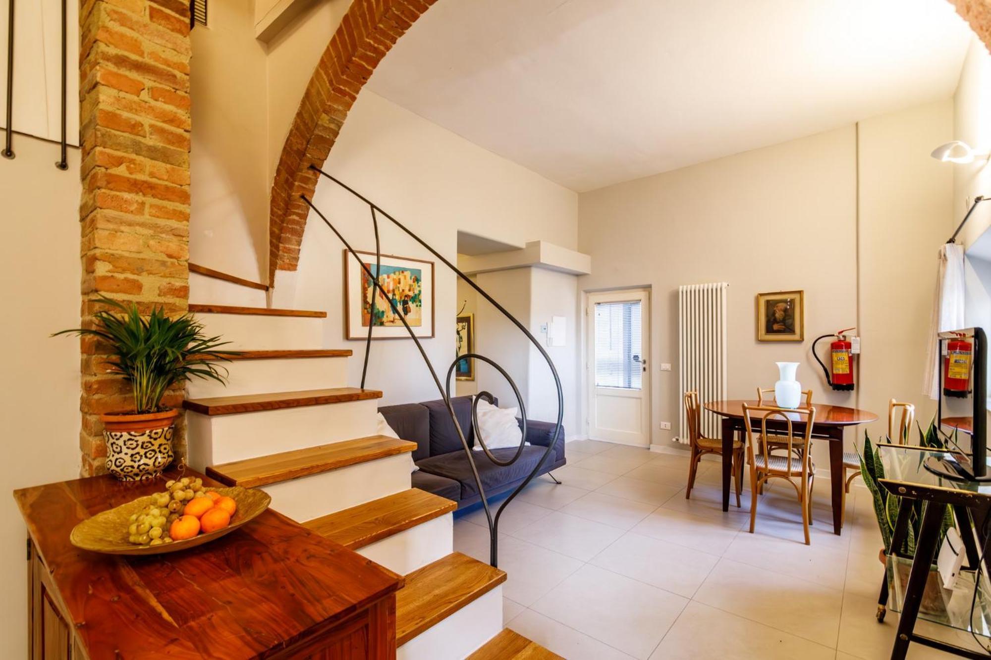 Porta Romana Elegant Apartments With Private Parking! シエーナ エクステリア 写真