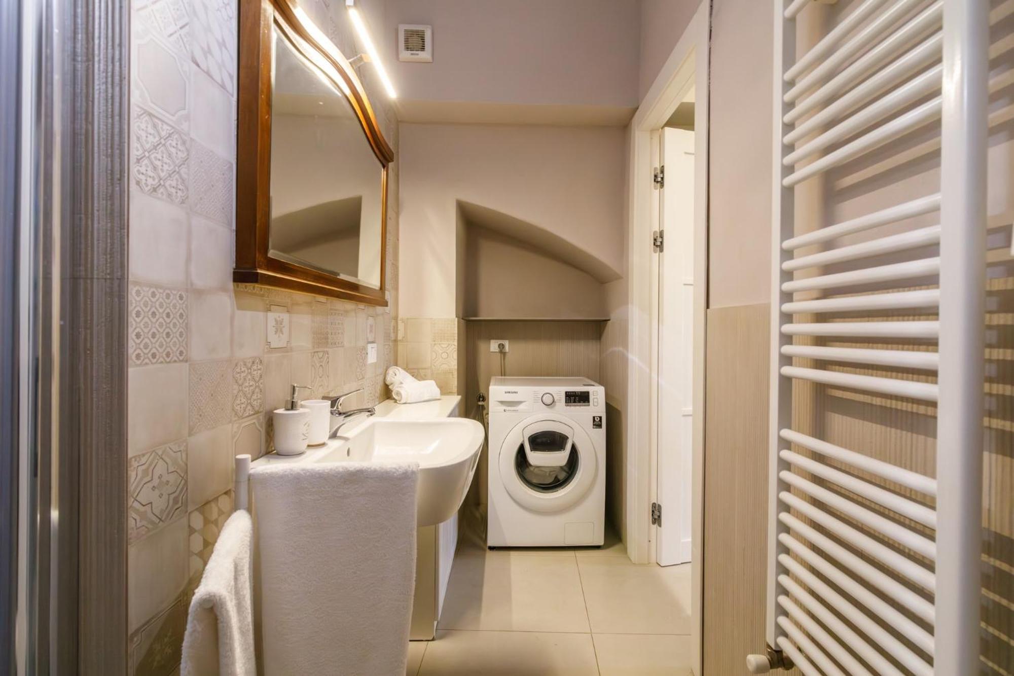 Porta Romana Elegant Apartments With Private Parking! シエーナ エクステリア 写真