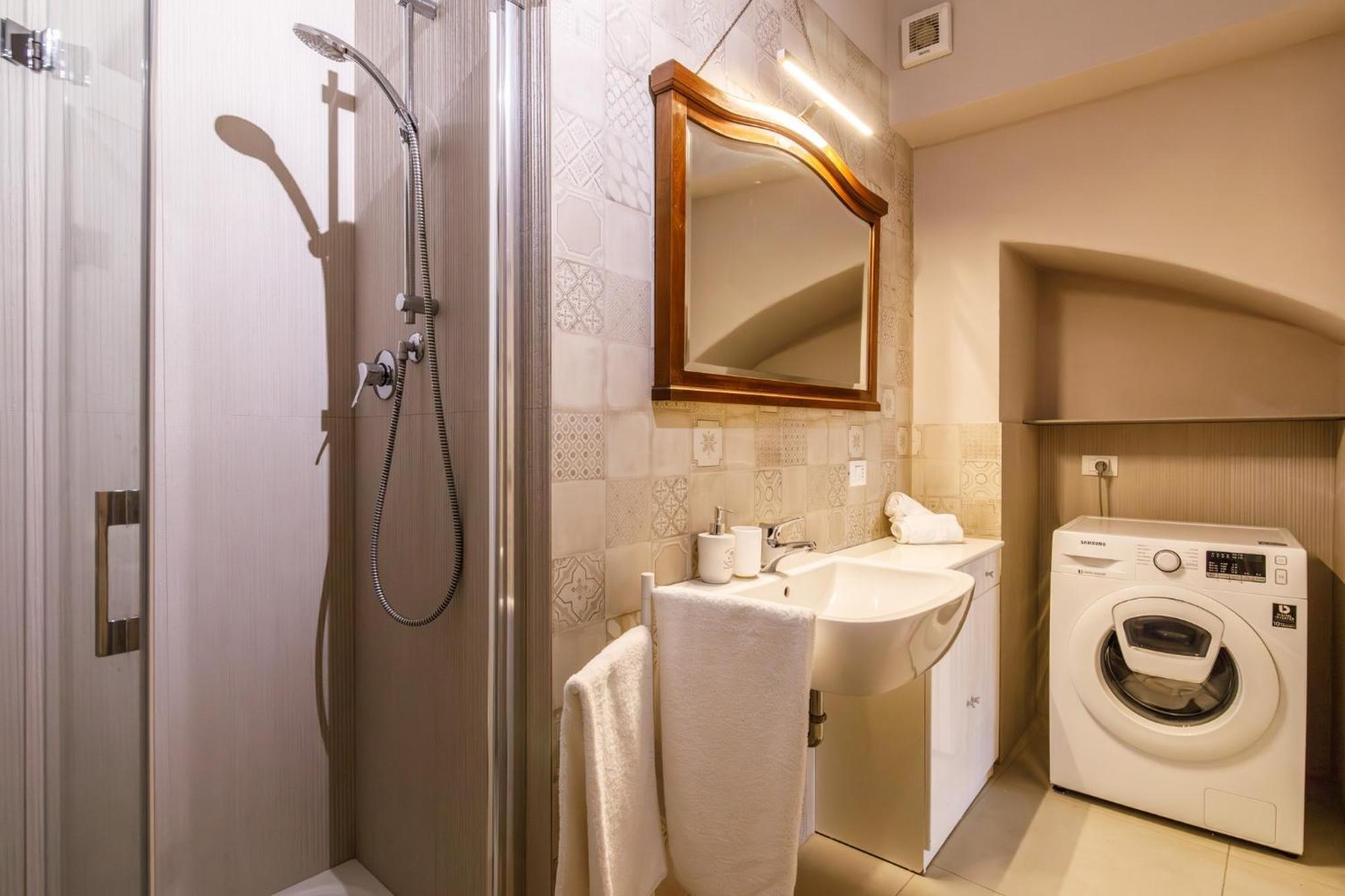 Porta Romana Elegant Apartments With Private Parking! シエーナ エクステリア 写真
