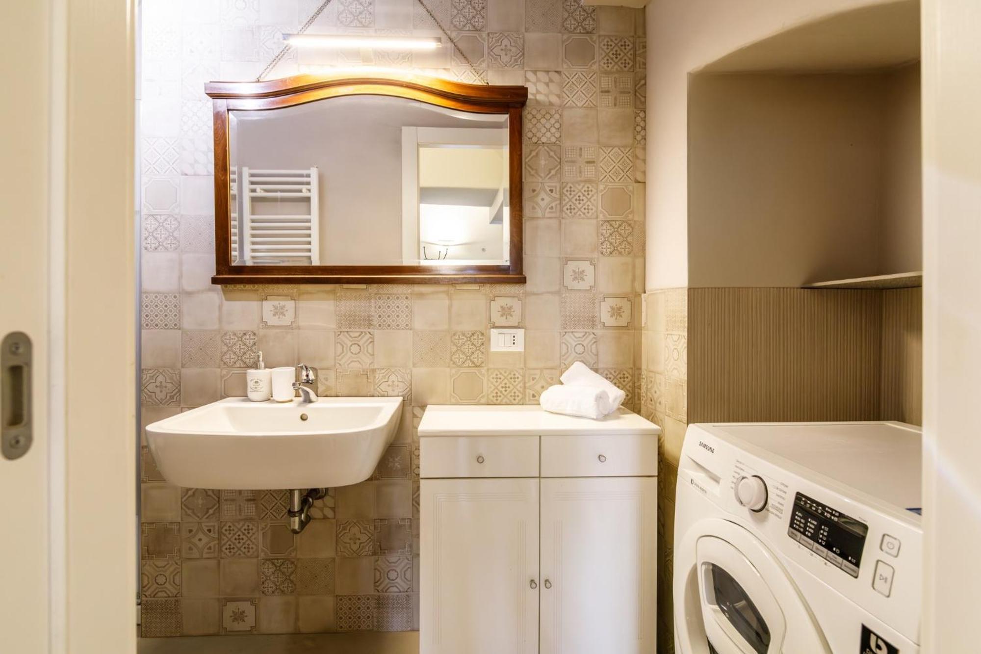 Porta Romana Elegant Apartments With Private Parking! シエーナ エクステリア 写真
